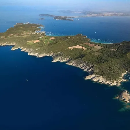 Hyephi T2 Pour 4 Personnes Dans Avec Piscine - Port Apartman