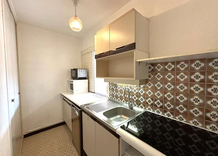 Apartman Hyephi T2 Pour 4 Personnes Dans Avec Piscine - Port