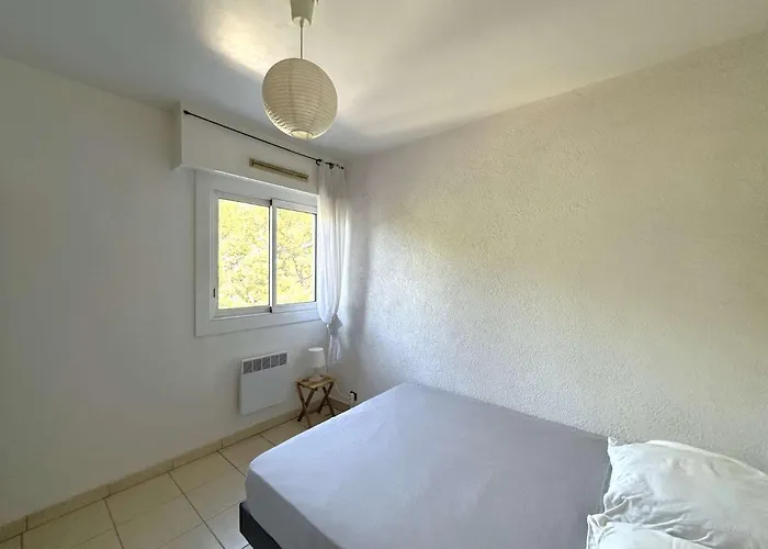 Apartman Hyephi T2 Pour 4 Personnes Dans Avec Piscine - Port