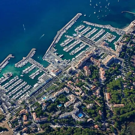 Apartment Hyephi T2 Pour 4 Personnes Dans Avec Piscine - Port Hyeres