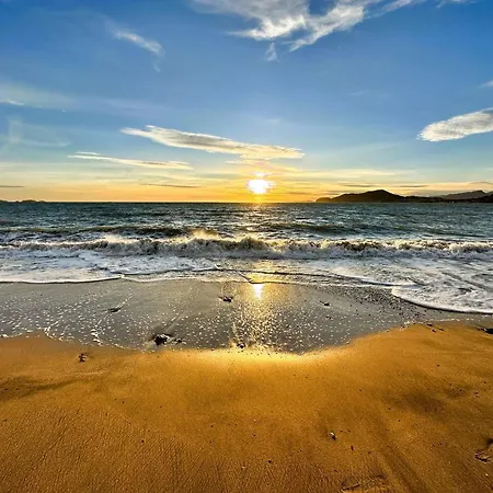 Apartment Hyephi T2 Pour 4 Personnes Dans Avec Piscine - Port