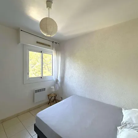 Апартаменты Hyephi T2 Pour 4 Personnes Dans Avec Piscine - Port