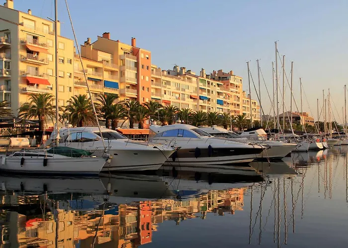 Hyephi T2 Pour 4 Personnes Dans Avec Piscine - Port Apartment Hyeres